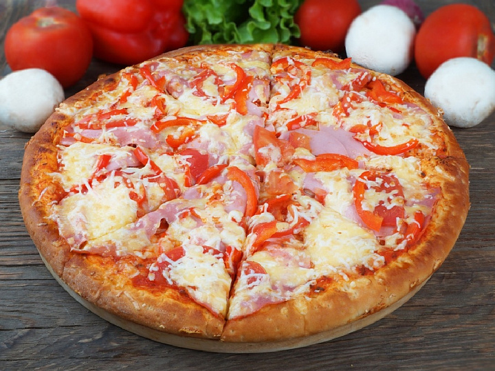 Пицца Мортаделла с болгарским перцем